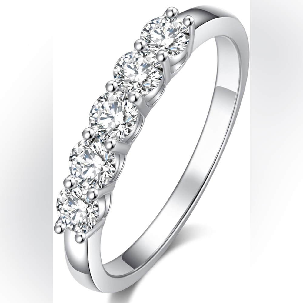 .5ct Moissanite Ring Sz 10, 5 Stones 925 Sterling Silver w Cert of Authenticity